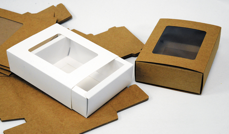 ΧΑΡΤΙΝΟ ΚΟΥΤΙ ΣΥΡΤΑΡΩΤΟ ΜΕ ΠΑΡΑΘΥΡΟ 17cm x 13cm x 5cm 0402155