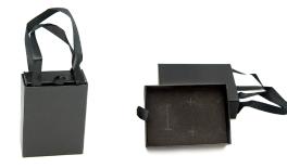 ΚΟΥΤΙ ΤΣΑΝΤΑΚΙ ΚΟΣΜΗΜΑΤΩΝ ΣΥΡΤΑΡΩΤΟ ΜΕ ΧΕΡΟΥΛΙΑ 7cm x 9cm x 3cm 0402291