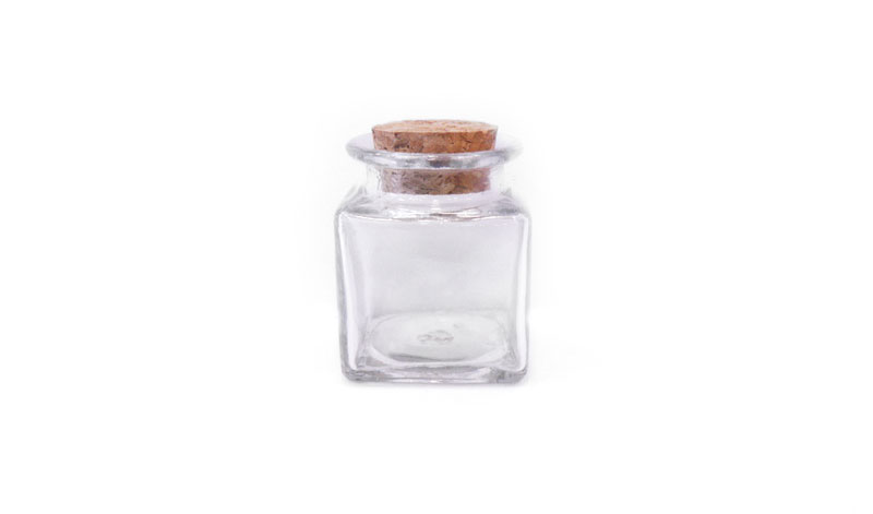 ΜΠΟΥΚΑΛΑΚΙ ΤΕΤΡΑΓΩΝΟ ΚΟΝΤΟ 50ml ΜΕ ΦΕΛΛΟ 5.1cm x 4cm 0503114